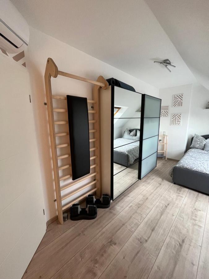 105 Qm Neues Klimatisiertes Appartment Fuer Familien Privater Parkplatz Chemnitz  Exteriér fotografie