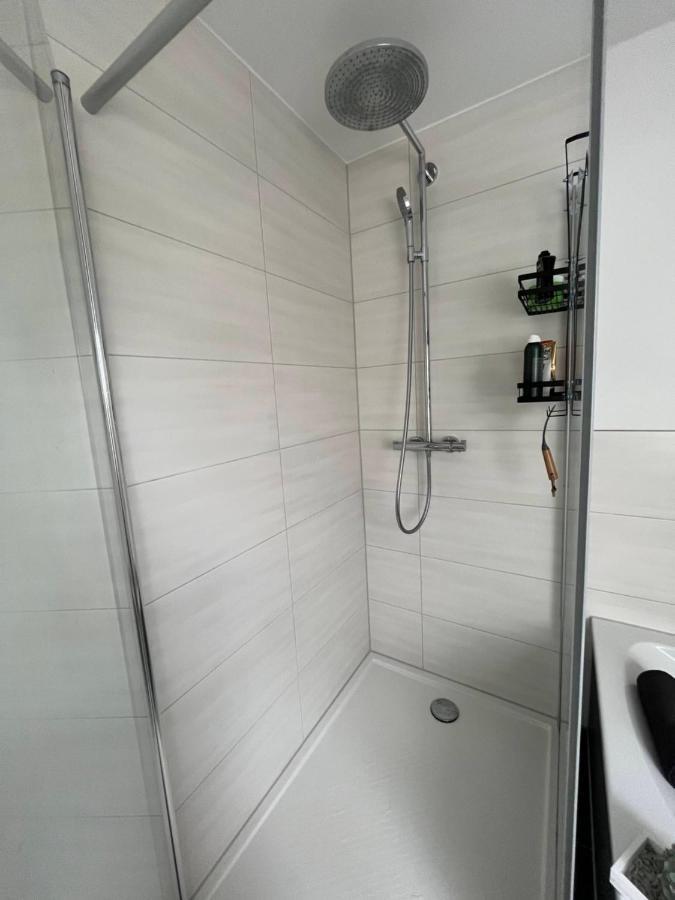 105 Qm Neues Klimatisiertes Appartment Fuer Familien Privater Parkplatz Chemnitz  Exteriér fotografie
